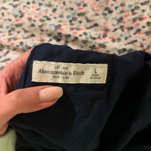 abercrombie & fitch mini skirt - Picture 2 of 4